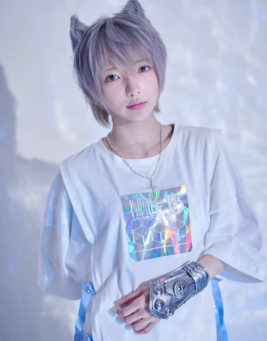 ililil【イルイルイル】ぴかぴかホログラムTシャツ/全2色
