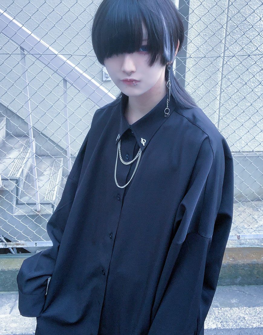 ililil【イルイルイル】チェーン付きオーバーサイズブラックシャツ/全1色