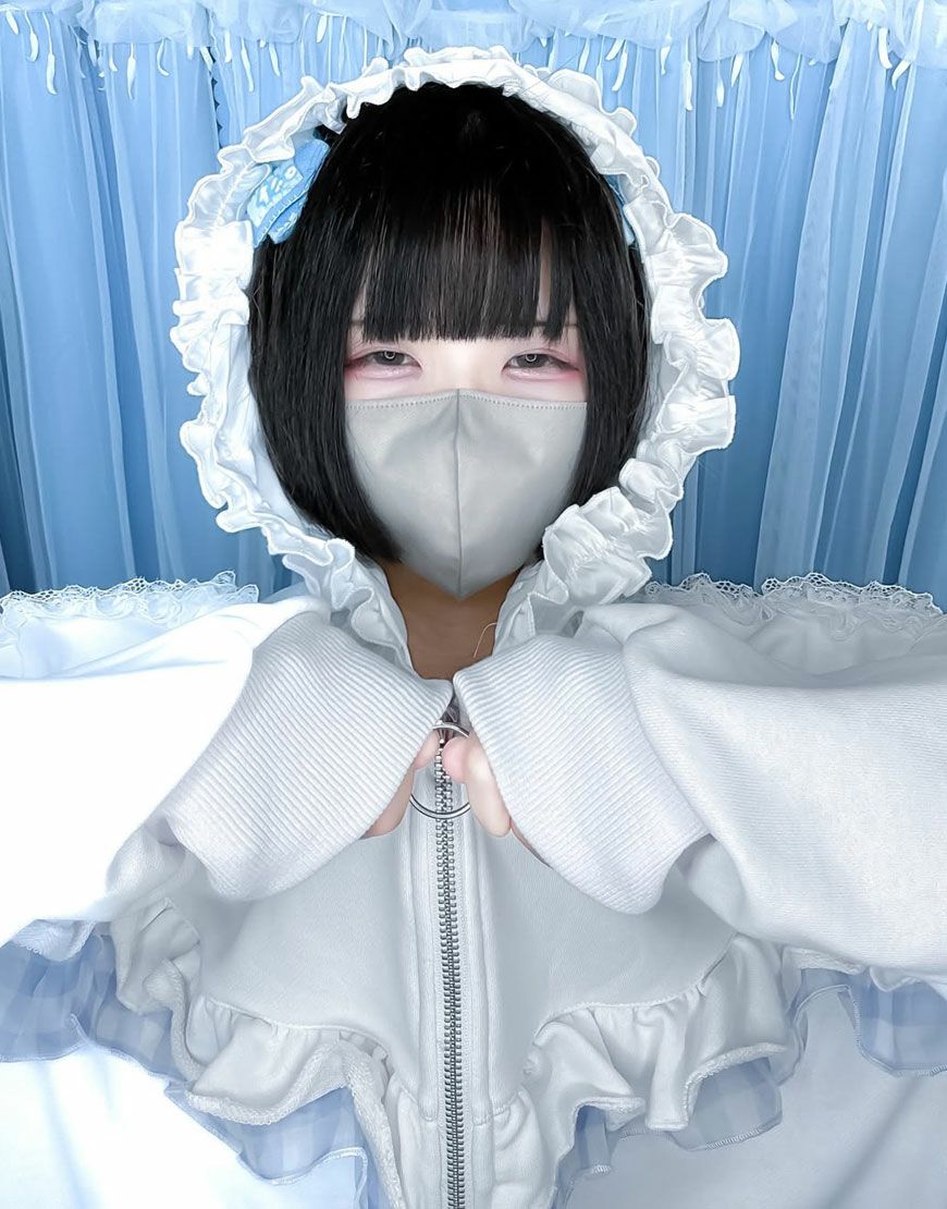 ililil【イルイルイル】生クリームフリルのバブみ全開パーカー/全2色